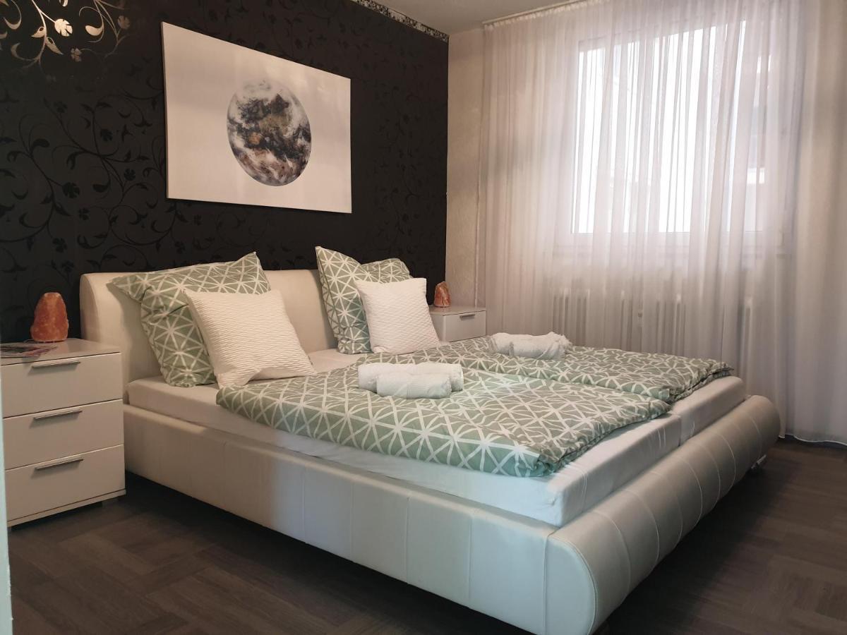 Grosse 130Qm Ferienwohnung Mit Whirlpool Sulzbach (Saarland) Exterior foto