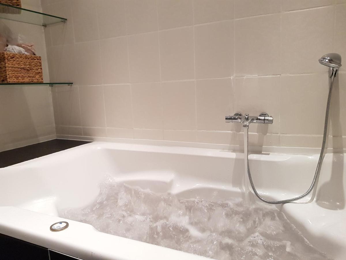Grosse 130Qm Ferienwohnung Mit Whirlpool Sulzbach (Saarland) Exterior foto